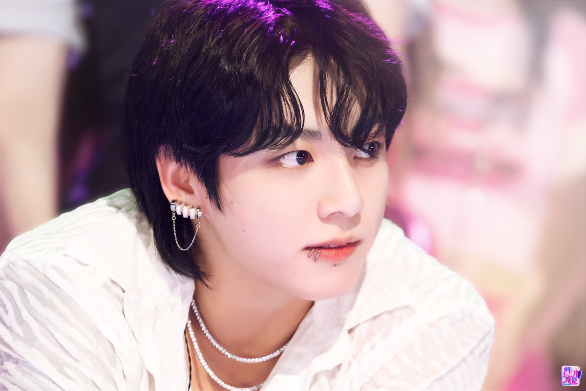 jungkook is so beautiful ♡