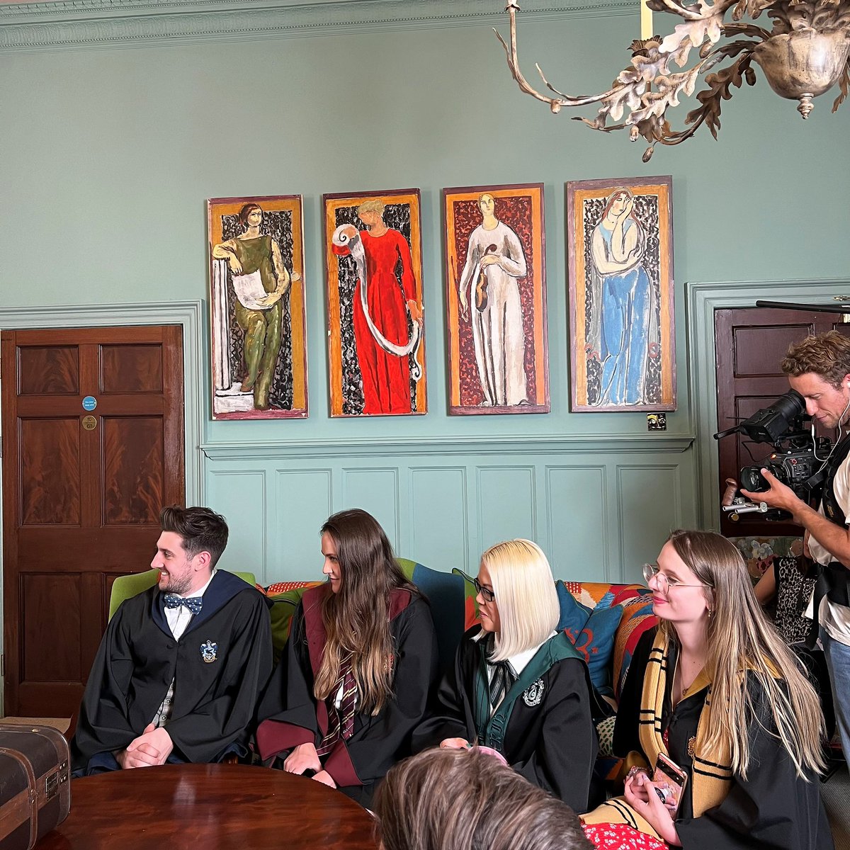 BloomsburyBooks's tweet photo. The Bloomsbury team and expert Harry Potter readers held a quiz inspired by the new #HarryPotterAlmanac, sipped tea from the charming Umbridge Afternoon Tea Set from the Harry Potter Shop but also got an EXCLUSIVE sneak peek of The Harry Potter Wizarding Almanac! https://t.co/0kapLEUOGF