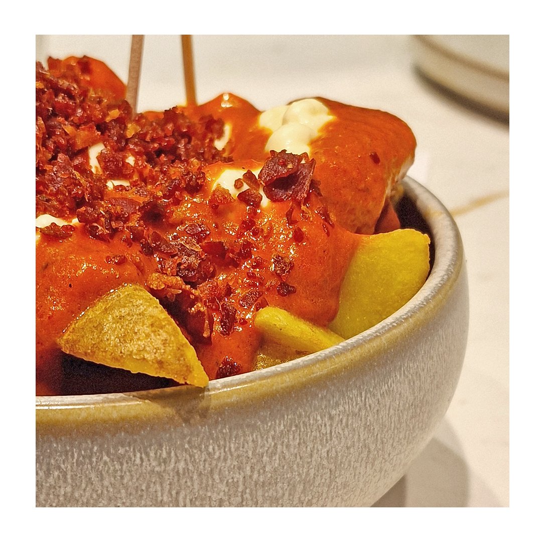 LExtremenos's tweet image. No podrás resistirte a nuestras bravas con jamón iberico 😀.

#jamoniberico #bravas #elcieloextremeño #elcieloatzavara #elcielocalella #calellaesmes #pinedademar #visitcalella #visitpineda #visitsantasusanna #santasusanna