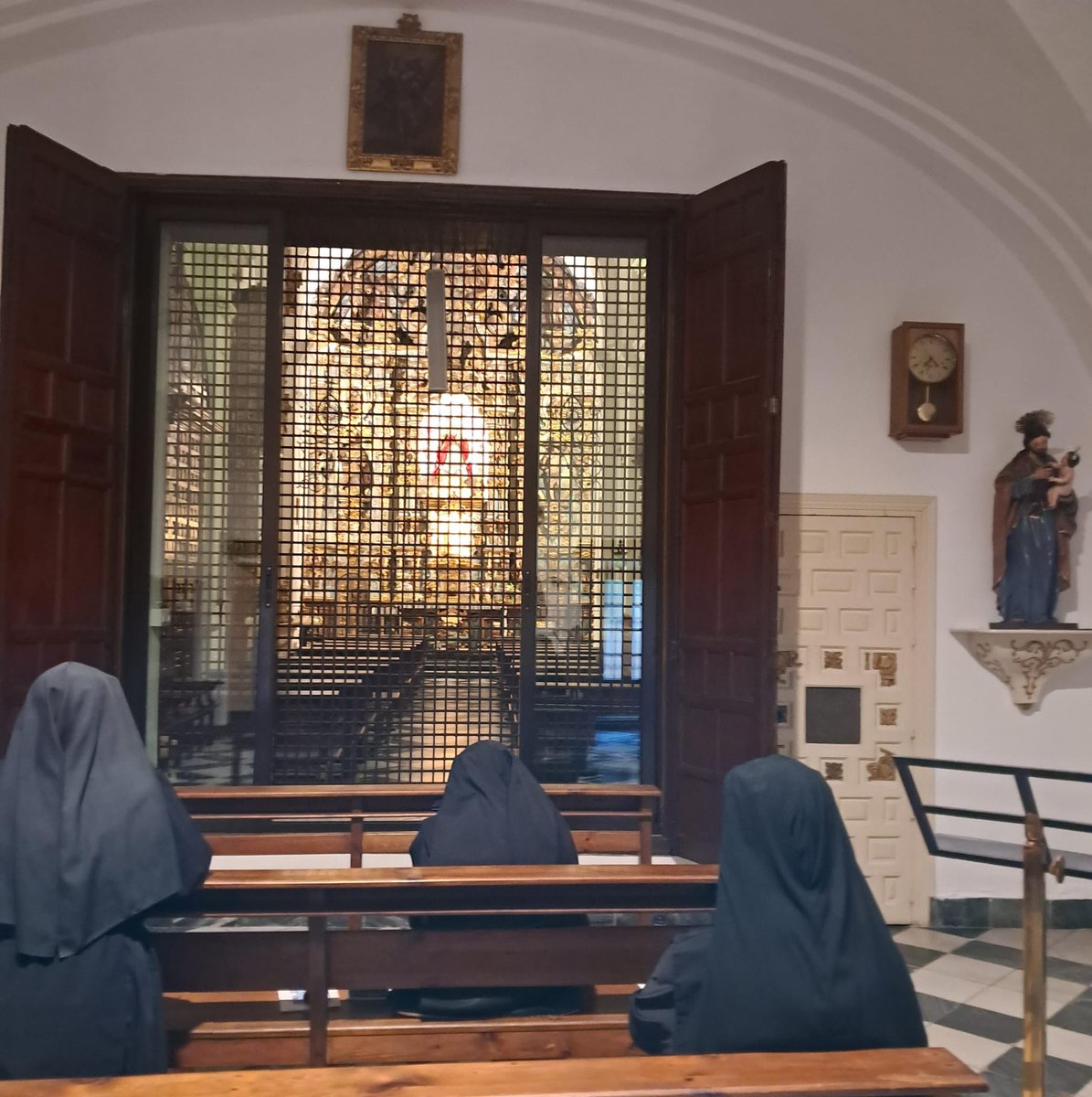 ArzobispoSaiz's tweet photo. #CadenadeOraciónporlasVocaciones 
Las Comunidades de Vida Contemplativa han entrado de lleno en la cadena de oración. Que toda la Archidiócesis se ponga en pie de oración por una intención tan importante 
#HablaSeñorTuSiervoEscucha https://t.co/KfDyT937Uw
