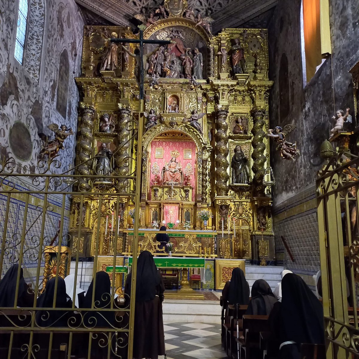 ArzobispoSaiz's tweet photo. #CadenadeOraciónporlasVocaciones 
Las Comunidades de Vida Contemplativa han entrado de lleno en la cadena de oración. Que toda la Archidiócesis se ponga en pie de oración por una intención tan importante 
#HablaSeñorTuSiervoEscucha https://t.co/KfDyT937Uw