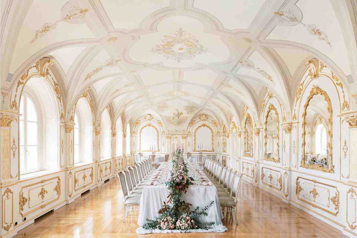 weddings_map's tweet photo. A beautifully stocked garden, rich with flowers and scents, a large swimming pool and a villa form the backdrop for your most special day. #weddingsmap #weddingplanner #engaged https://t.co/SEF2gaGNxH