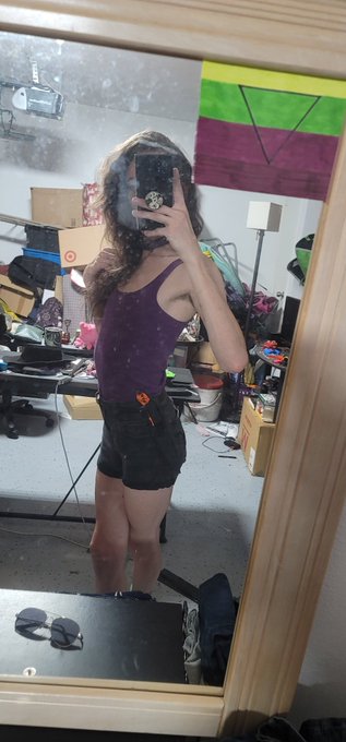 Dangerous bunny >:3 https://t.co/DHht084I5h