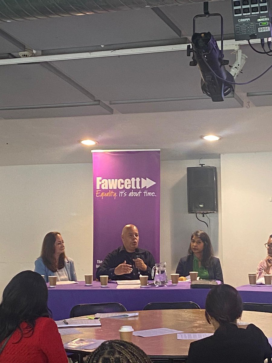 fawcettsociety's tweet photo. "Extremely disappointing the gov is moving away from mandatory ethnicity pay monitoring.
It has introduced concepts of 'just' & 'unjust' gaps which provide a way for employers to explain away pay gaps."
— @TheVoiceNews' @LesterJHolloway.
#EthncityPayGap https://t.co/grsBenSGcz