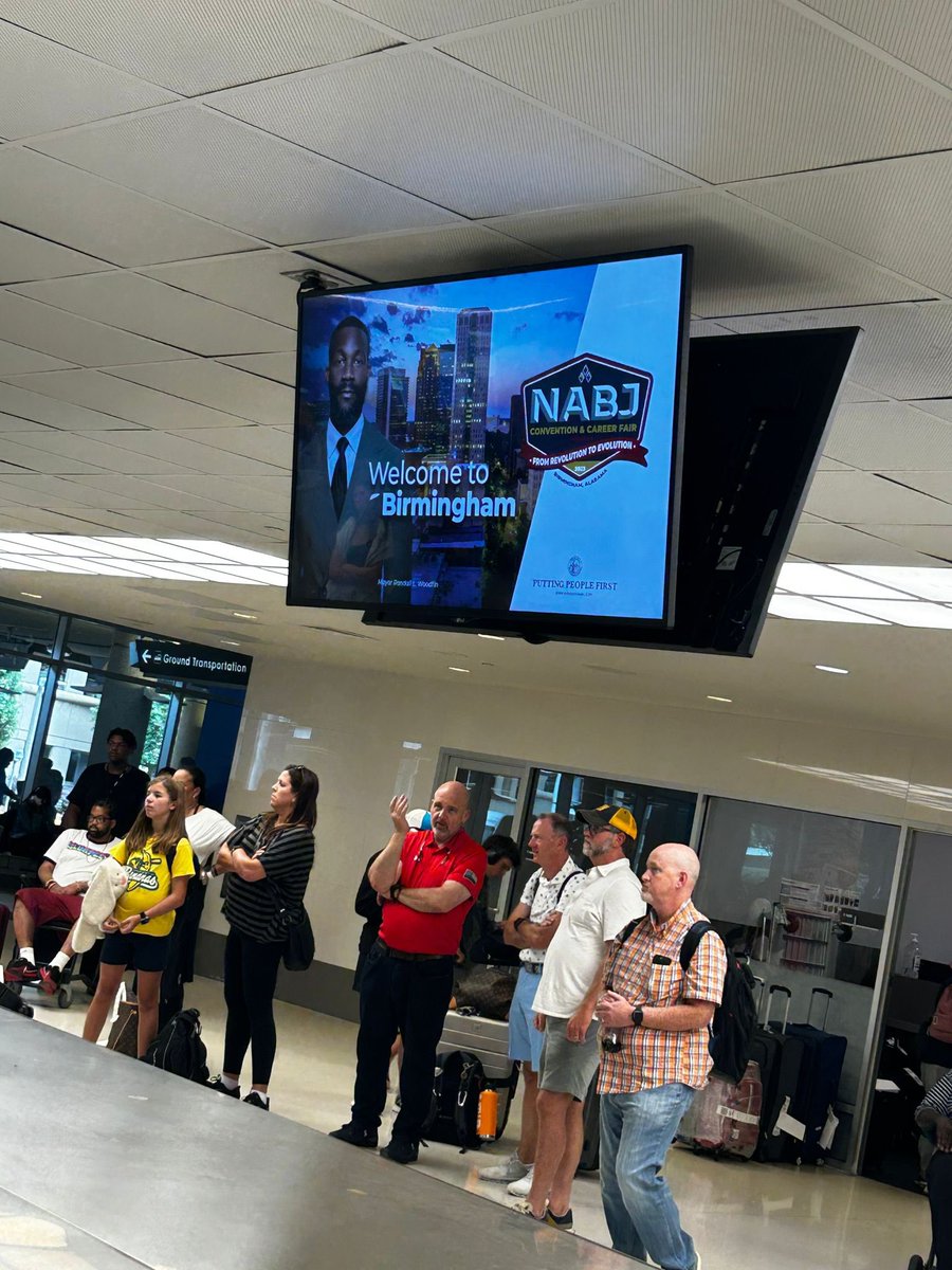 Dorothy4NABJ's tweet photo. Talk about rolling out the red carpet. Thanks @cityofbhamal @BABJ_NABJ. @NABJ is ready to enjoy your city. https://t.co/ca2us7xubx