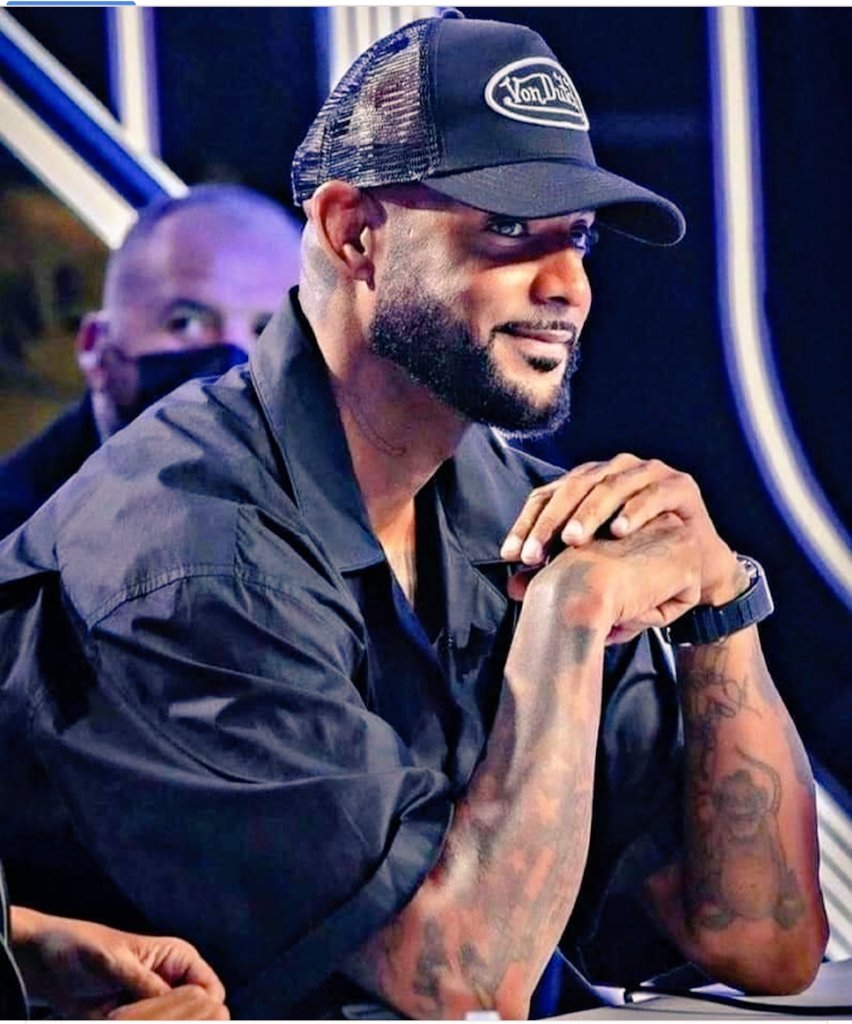 Mr_Obiang92's tweet image. Ses victoires sont des chèques et ses échecs sont des chefs d-oeuvres #kopp