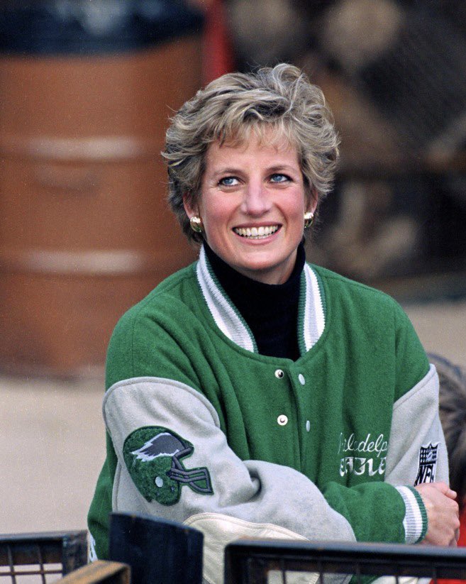 BarstoolPhilly's tweet image. Happy Monday #FlyEaglesFly