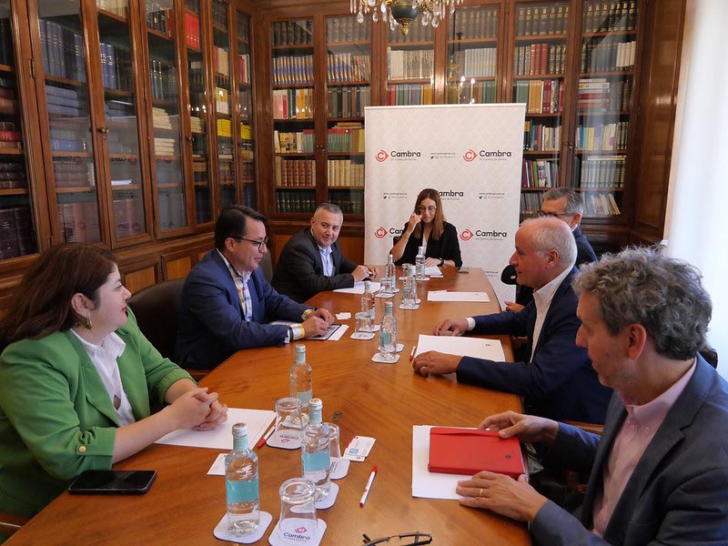 MarlonBreve's tweet photo. Agradecemos la reunión sostenida con Jaume Fàbrega, Presidente de la Cámara de Comercio de Girona, Jaume Guàrdia, Vicepresidente, Eduard Torrent, Director gerente, y sus equipos de las áreas de Formación e Internacionalización. ¡Vienen proyectos interesantes! https://t.co/RYzNDuvrT5
