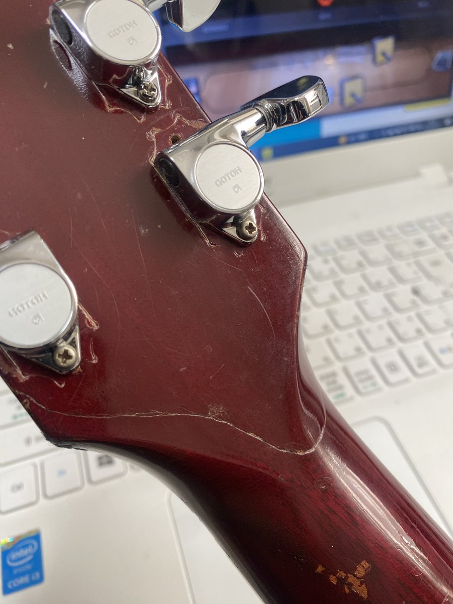 Neanderthal333's tweet photo. #ギター盗難
#拡散希望

えー、以前のアカウントが、コ〇スっていう表現がだめで永久凍結されました。同じ端末だと復活できないそうなのでPCからログインですけど、普通にPCからも以前のアカウント使ってたんで、こちらも凍結されるかもしれませんが、とりあえず

7/29にギター盗まれました https://t.co/pXFMNGbD1I