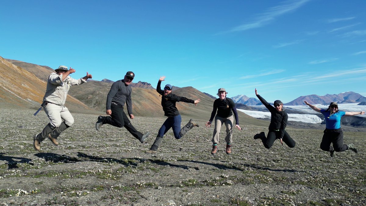 planetarycass's tweet photo. The #TMARS team have all made it home from #AxelHeibergIsland in the 🇨🇦#arctic.  
We successfully characterized and sampled multiple gossans... now the lab work begins! 👩‍🔬🔬 https://t.co/Q6O6HrmTU1