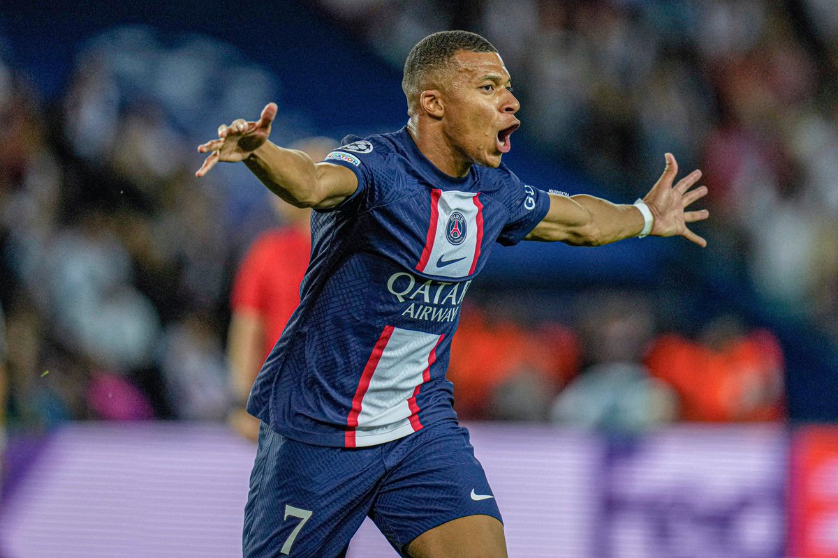 MadridXtra's tweet photo. 🚨💣 JUST IN: PSG have looked for all possible solutions not to pay the €40M to Kylian Mbappe TODAY. But they will have to PAY because Kylian Mbappe has stated publically he wants to STAY. @footmercato https://t.co/15Ann2AGJC
