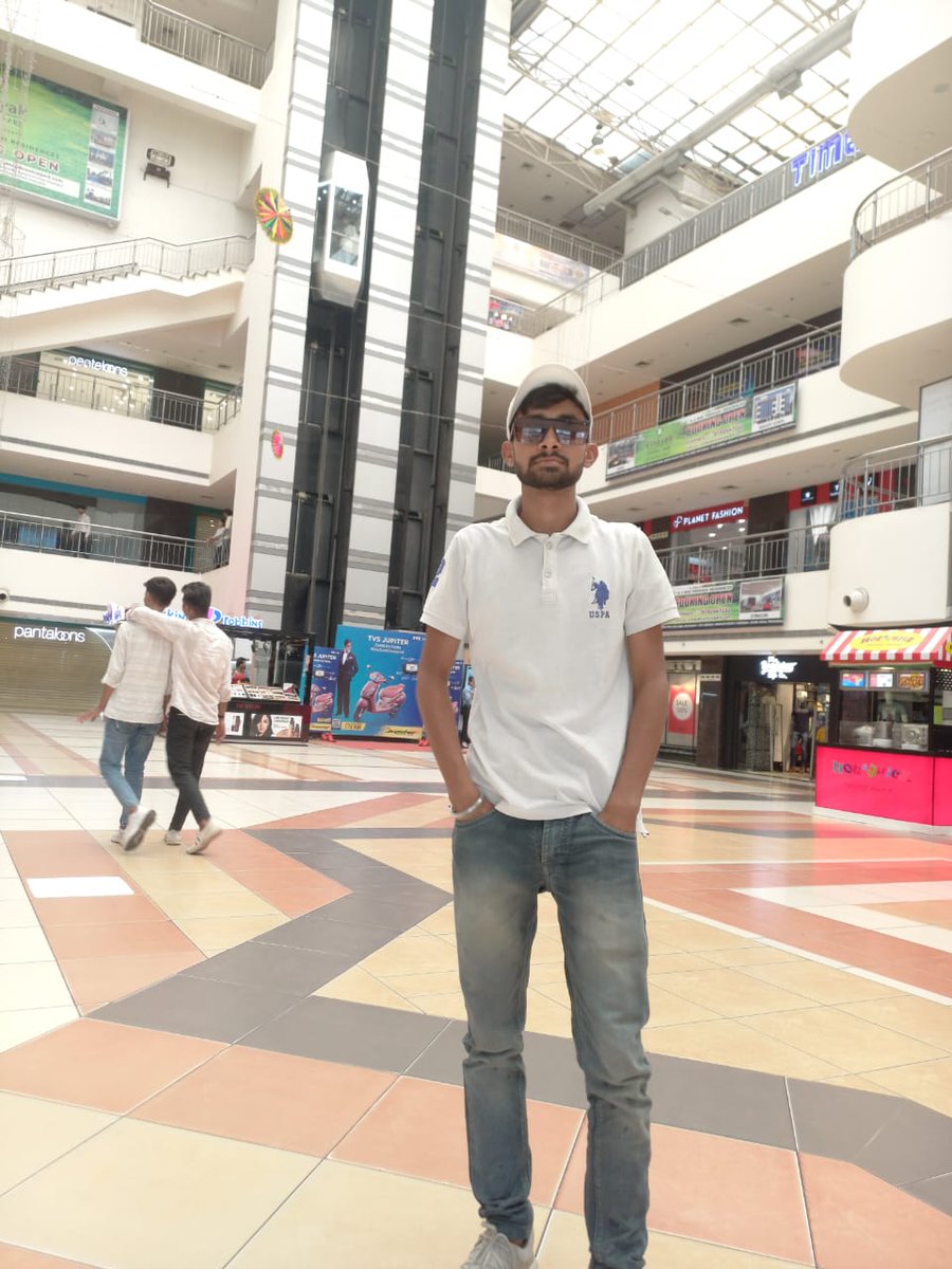 Rahul14654255's tweet photo. #PVR https://t.co/o2M9PBLtn2
