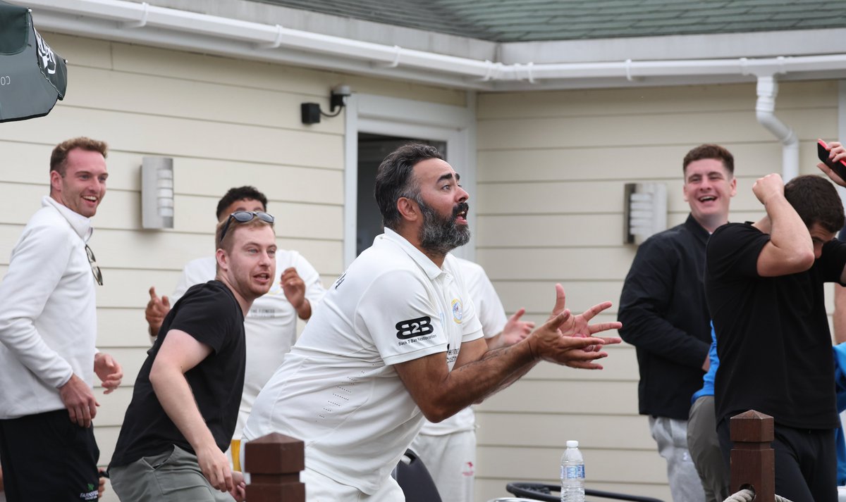 LordsTaverners's tweet image. A series of events ⏩ 🤣

Great catch ☝️
@JGcricketbadger
@sloggingitpod