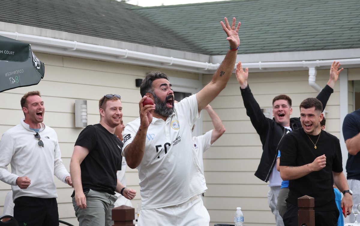 LordsTaverners's tweet image. A series of events ⏩ 🤣

Great catch ☝️
@JGcricketbadger
@sloggingitpod