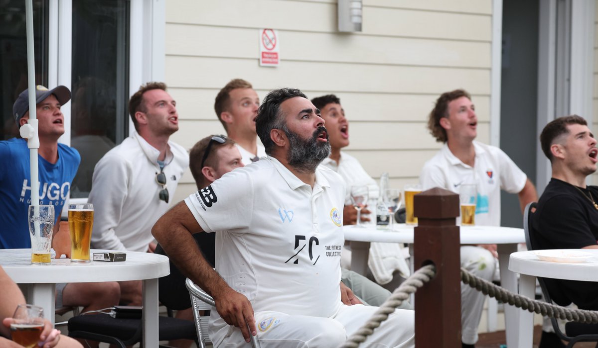 LordsTaverners's tweet image. A series of events ⏩ 🤣

Great catch ☝️
@JGcricketbadger
@sloggingitpod