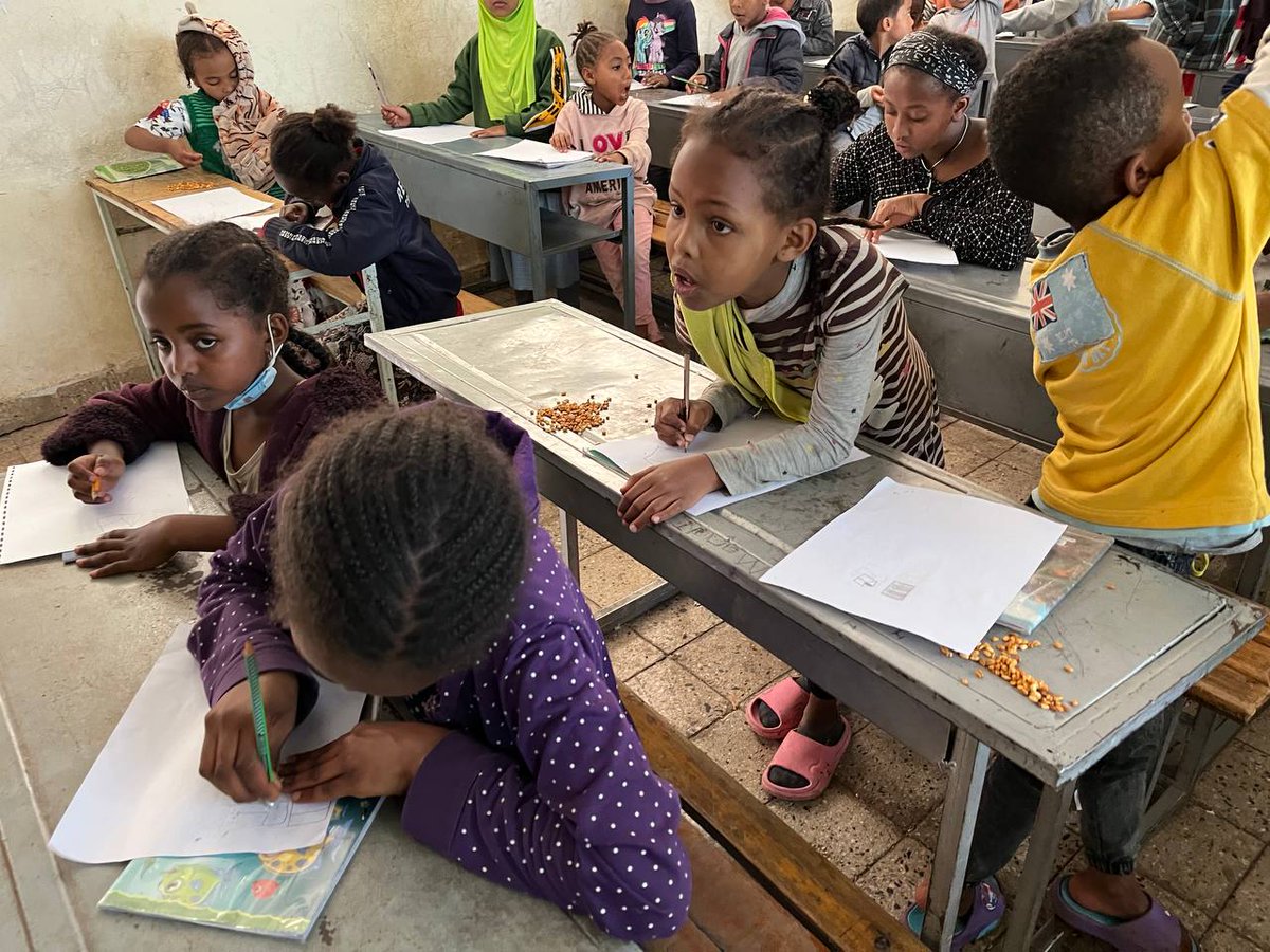 awaqiethiopia's tweet photo. Awaqi members participated as volunteers for the Family Community Library, making a positive impact on the lives of children and teens. we are committed to continuing our involvement in such meaningful endeavors. 💪#awaqivolunteers #postiveimpact #EmpoweringYouth https://t.co/zJ8uKHIGVc