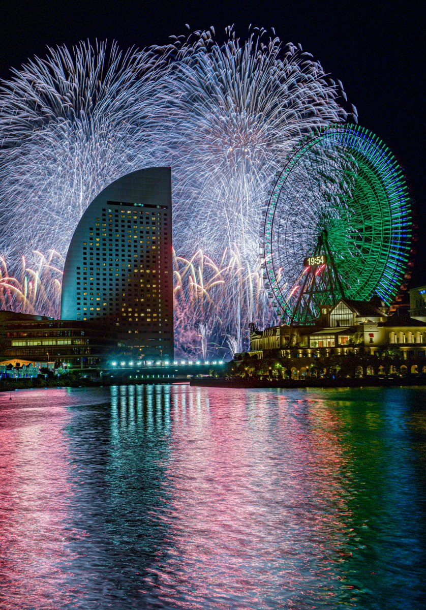 haskap1017's tweet photo. 今夜のみなとみらいの花火大会がめっちゃ大迫力でした https://t.co/88BfdWClkx