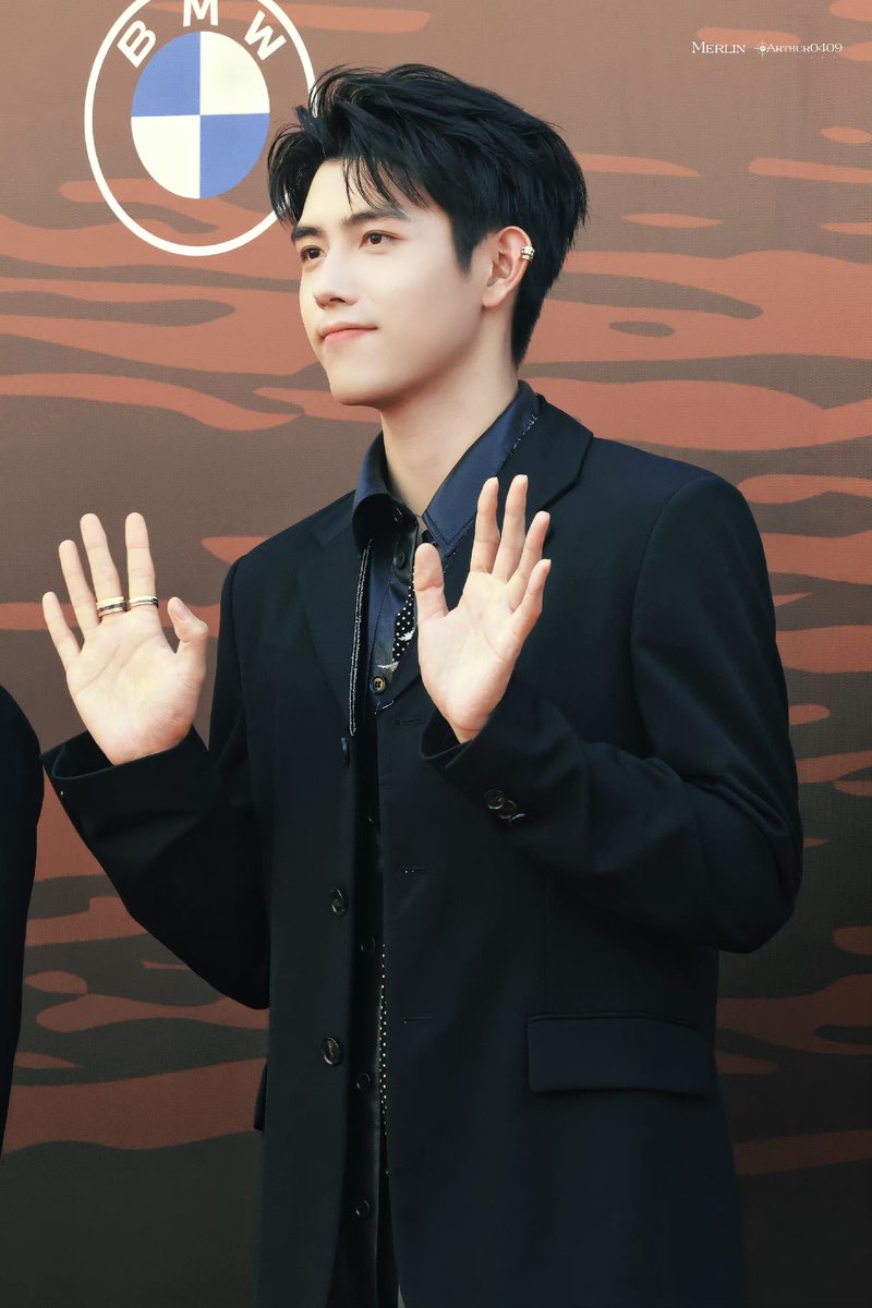 ForArthurChen's tweet photo. 📸 230731 

Feiyu at FIRST red carpet ♥️✨ 

©️Merlin｜陈飞宇
#ChenFeiyu #ArthurChen #陈飞宇 https://t.co/n7nO2qmHkf