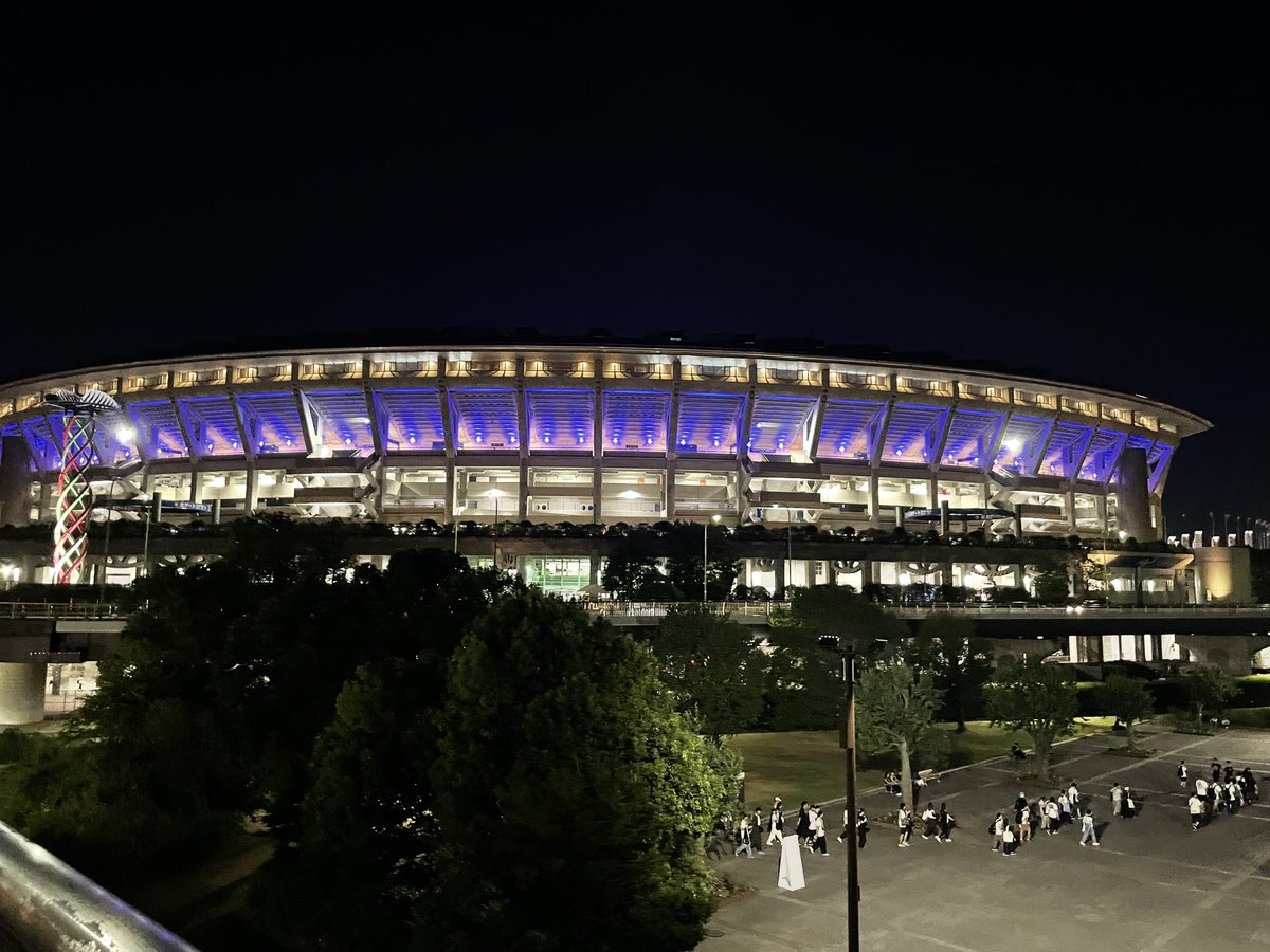 TANEysyk's tweet photo. #UVERworld_日産スタジアム 

完璧過ぎた2日間
言葉で表現できない感情
ただ、ありがとう！！
UVERworldを見つけた自分を���めたい！ https://t.co/leeeOU4jEQ