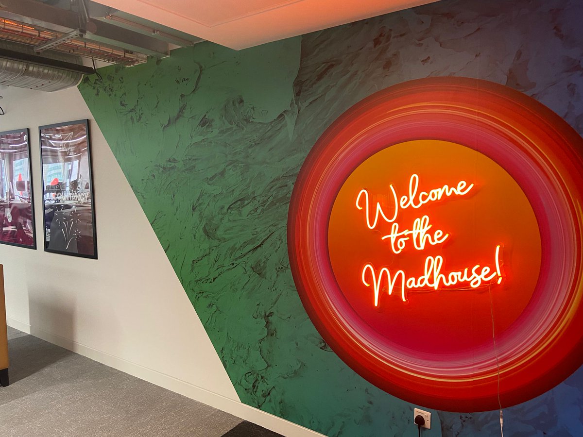 wordcrafts_'s tweet photo. Vinyl wall graphic, neon signage and frames all produced and installed 😍🔥 #vinyl #wallgraphics #installation https://t.co/zfyJP93Nie