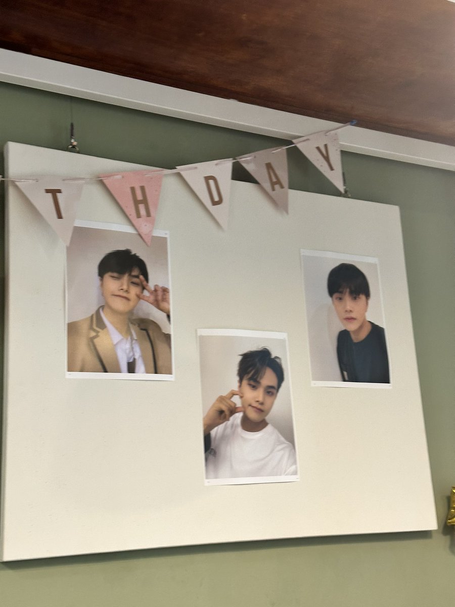 kingdannnn's tweet photo. 먕. 오랜만에 훈프들 보니 기분이 멧챠 좋았당. 
사진 대충 찍어서 미안하게 됐넹 🫠 @IM_O81 @2002agiya https://t.co/x5IyZIoK9x