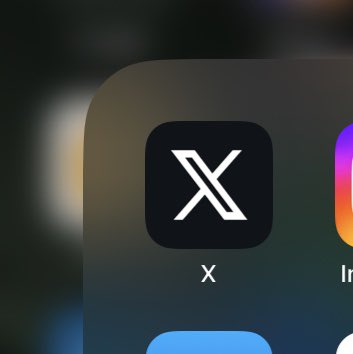 MrBEMG's tweet photo. Even my phone is confused https://t.co/rAqtkbEWwN