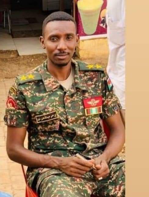 "لايمكن الوصول إليه حالياً..الرجاء معاودة الاتصال لاحقاً" ..مازال هاتفه يشجعني على المحاولة مرة اخرى.
 صديقي ابن عمر، الشهيد الذي ذهب للمستشفى ليستقبل مولوده الجديد، و يودّعه  أيضاً، في يوم ١٥ أبريل ومنها إلى القيادة العامة ليلقى ربه.
إنا لله وإنا إليه راجعون 
ثقتي بالله أنك الآن