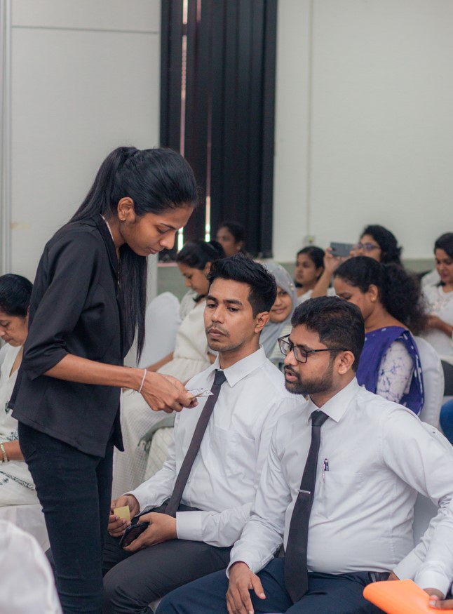 UNDPSriLanka's tweet photo. The Centre for the Study of Human Rights @ColomboUni, under the Support to Justice Sector Project (#JURE), recruited young lawyers &amp; law students recently, to engage in community legal #education + provide advice for the most vulnerable, across the 25 districts of #SriLanka. https://t.co/TkZtnXi46u
