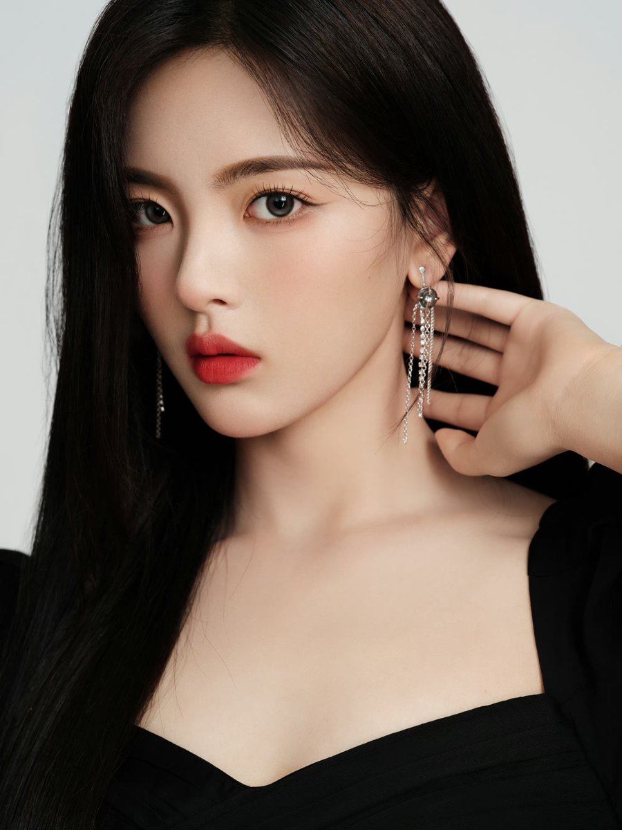 DramalandBR's tweet photo. 🎉 | Já sendo dia 31 na China, a aniversariante do dia é a boneca #YangChaoYue.
Estrela de dramas como #MidsummerIsFullOfLove e #DanceOfThePhoenix, desejamos sucesso #LoveYouSevenTimes e em futuros projetos sempre! 🎂
#HappyChaoyueDay
#杨超越0731生日快乐 #杨超越 https://t.co/dNhkxRB1z0
