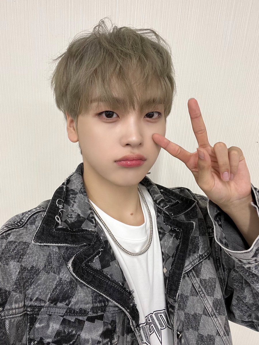 CRAVITY ヒョンジュン　タワレコ　サイン　2部 CRAVITY｜Japan 2nd Single 『SHOW OFF』発売記念タワーレコード