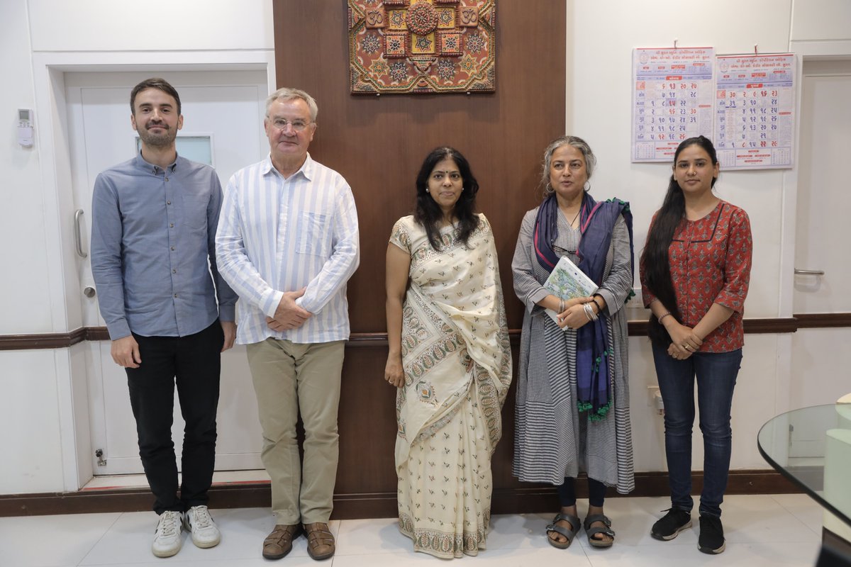 BiodiversitySMC's tweet photo. Hon'ble commissioner of SMC Ms Shalini Agrawal also interacted over discussion with mentors about the Biodiversity Park Project
#biodiversitypark #CITIIS #NIUA #MoHUA #smartcitiesmission #smc #suratsmartcity #gujarat #sscdl #publicopenspaces #urbanforestry #developingproject https://t.co/BuQa3UsqYQ