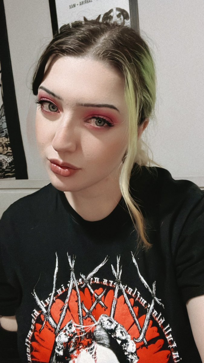 Hey everyone
I’m still alive ! Even though I look like death. Just not using social media much these days.