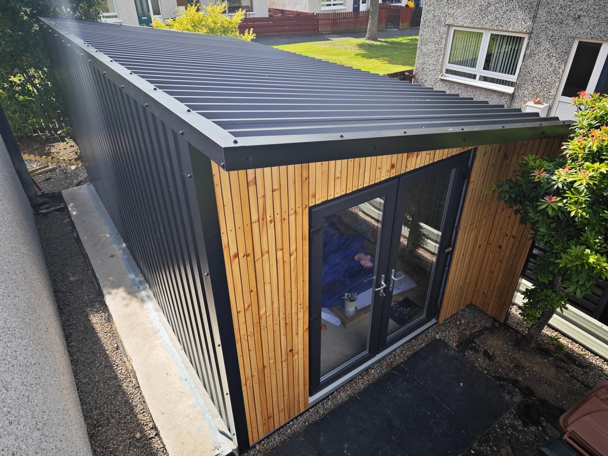Artpocket's tweet photo. My new workshop's exterior is done, built by my husband and I. Bit after bit it seems that "artpocket" finally will not work in the living room anymore 😁 After all these years it is hard to believe. Exciting times! https://t.co/0bxCRPVFCR
