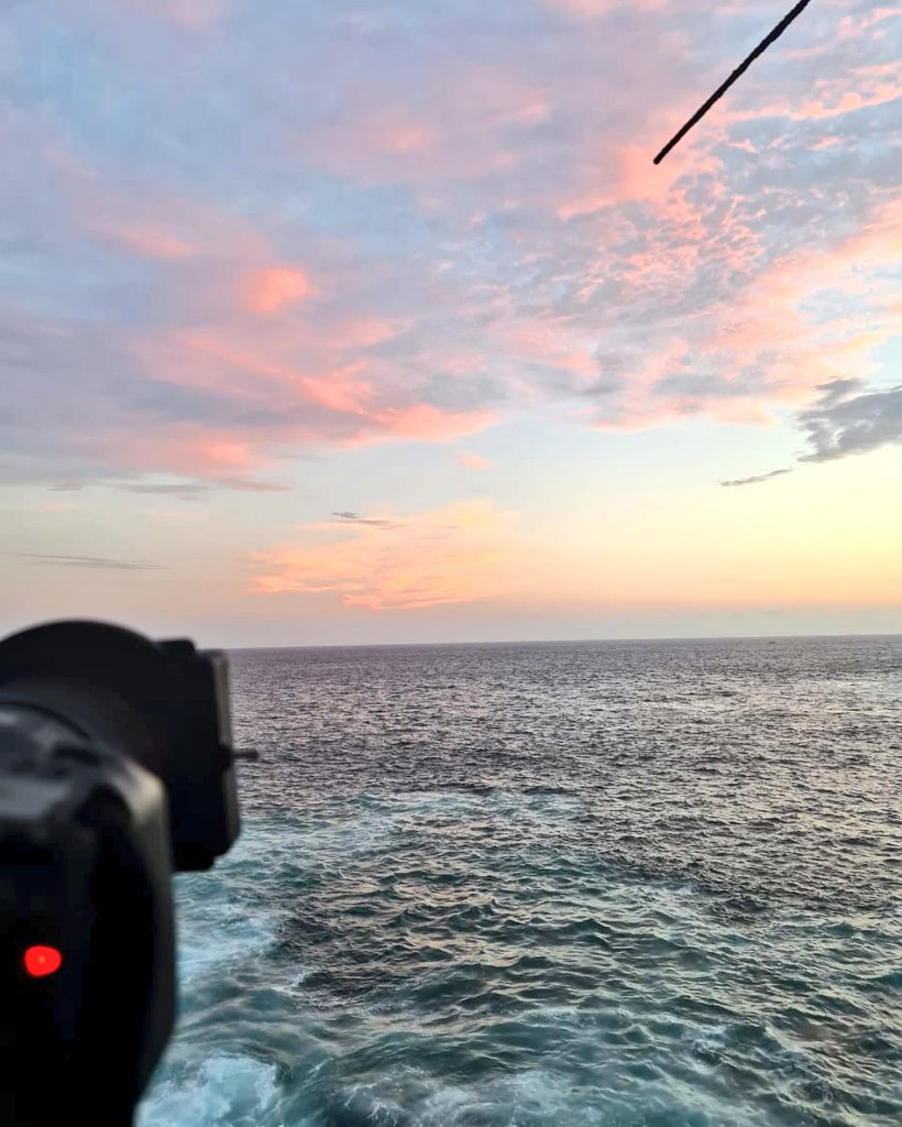 parlapapup's tweet photo. Me gustaría poder decirte:
La vida está muy cara
pero los atardeceres siguen siendo rosa (...) https://t.co/hu5idOfWOL