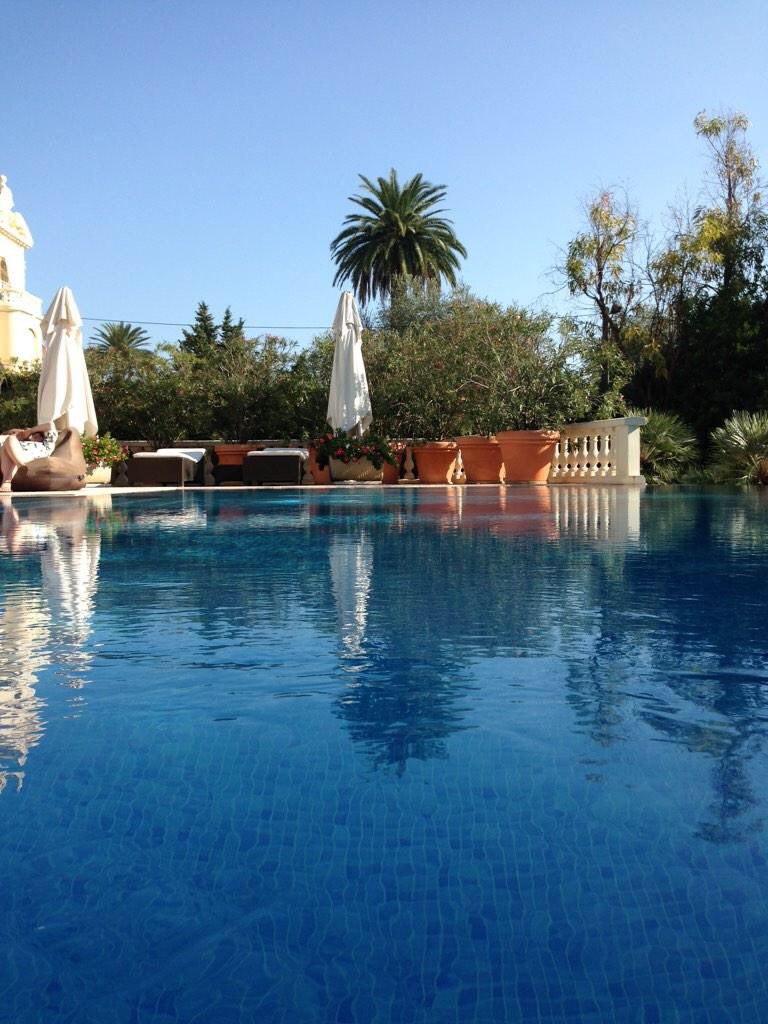 Summer deals in #Cannes <a href="/Villalabri/">Villa L'Abri</a> call for last minute availability and up to 30% discounts.