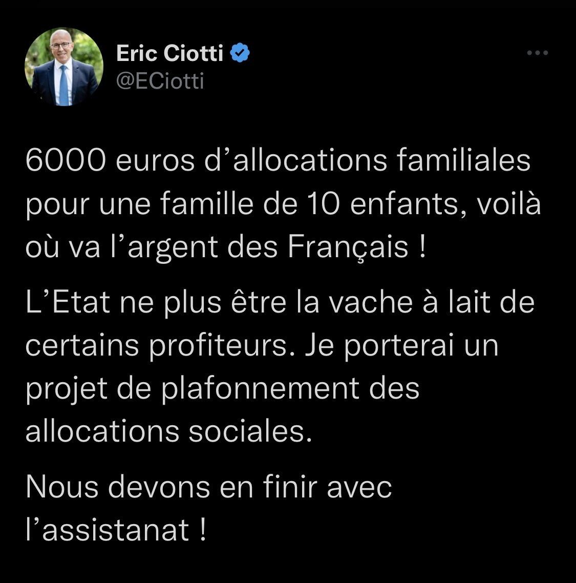 500000 euros de fraude à la sécu pour la maison de retraite de sa mère et jusqu’à 5 emplois fictifs en même temps pour son ex-femme.
L’Etat ne doit plus être la vache à lait de certains profiteurs, nous devons en finir avec l’assistanat…
#CiottiRendslArgent