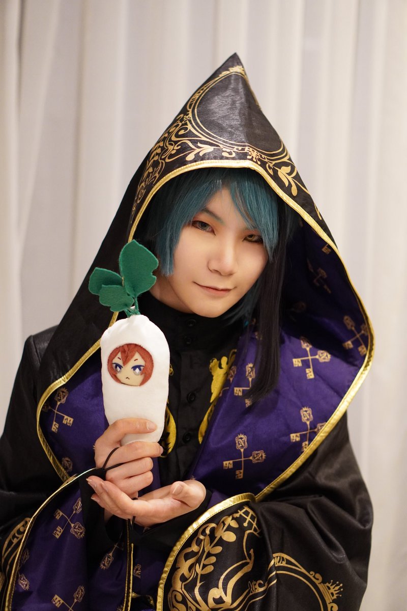 Vil_viewiiRhs's tweet photo. お兄ちゃんと撮った wwwwwww
#ツイステコスプレ #ツイステ #ジェイドコスプレ #ジェイド・リーチ #jadeleechcosplay #twistedwonderlandcosplay #twistedwonderland https://t.co/YX3YeLtkQn