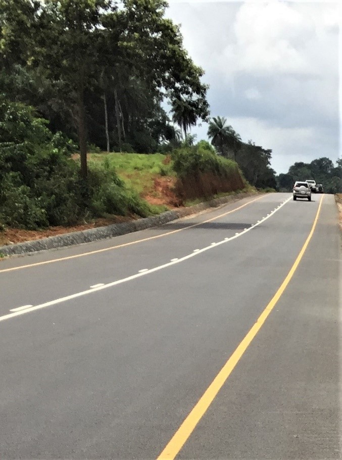 EUinSierraLeone's tweet photo. Did you know?

The European Union 🇪🇺 funded the construction of the 100km road with 3 major bridges from Bandajuma 🇸🇱 to the Liberian 🇱🇷  Border, making it safer, smoother and faster to travel.  #EUnaSalone supports Salone 🇸🇱infrastructure development for #Globalgateway regional integration and socio-economic benefits for all. #EUstandswithSalone