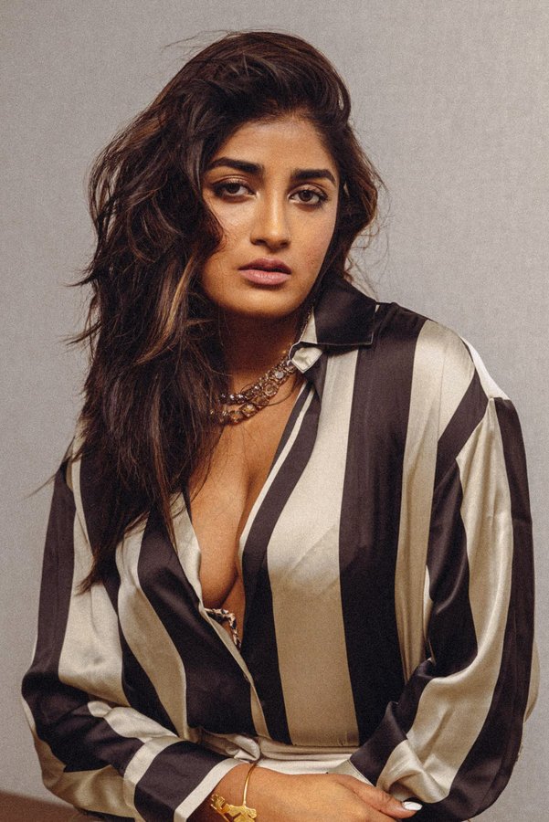 F2XQD-Pa4AAA9xE?format=jpg&name=900x900