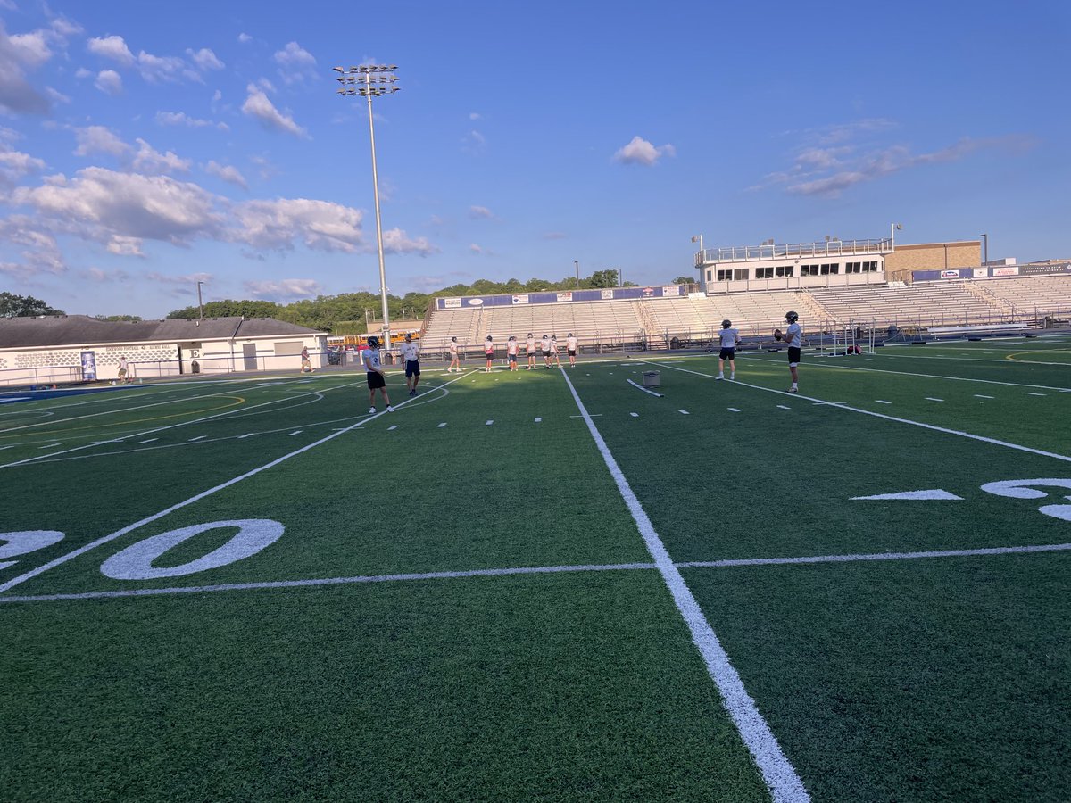 CoachClemmons's tweet photo. Let’s GO #THEEDGE https://t.co/RkpZWSAFTA