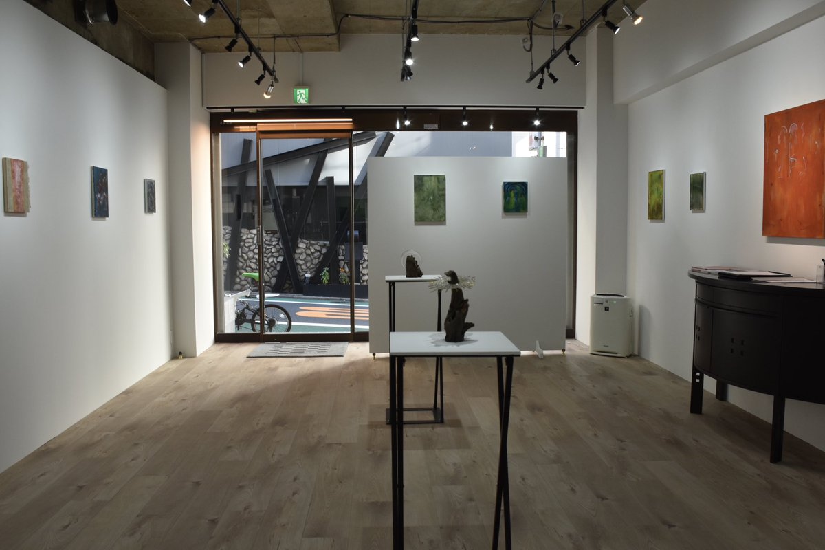 個展にお越しいただいた皆様、猛暑の中大変有難うございました。
これからももりもり精進を重ねてまいります。
よろしくお願い致します。

作品は随時あげていこうかと思います。