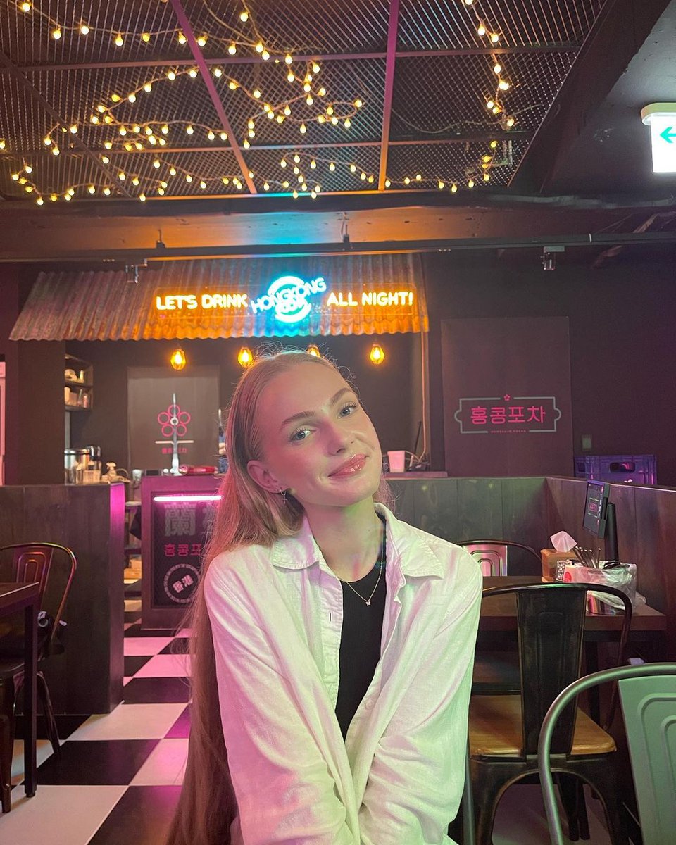Victoria_an_'s tweet photo. 💖 #seoul #korea #restaurant #longhair #trip #travel #adventure https://t.co/MeohRA8P9z