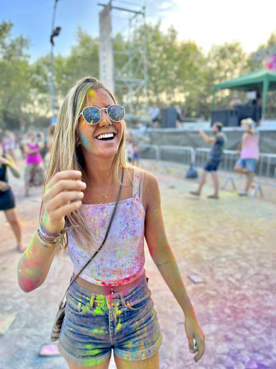 cpgonzalez_'s tweet photo. 🧡💛💚💜❤️ #holifestival https://t.co/G57pp8SMrL
