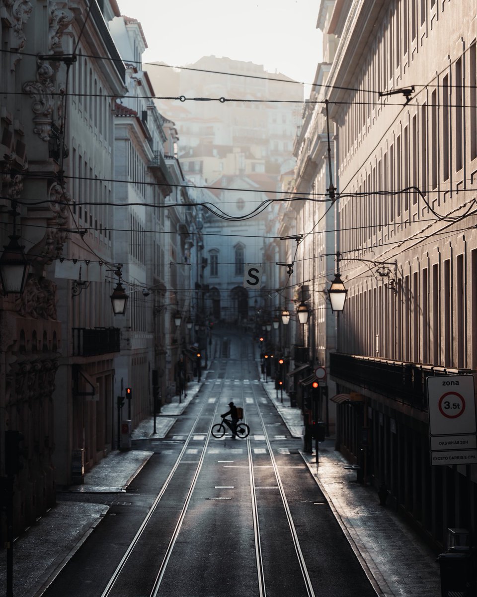 Early bird
#streetphotography #lisbon