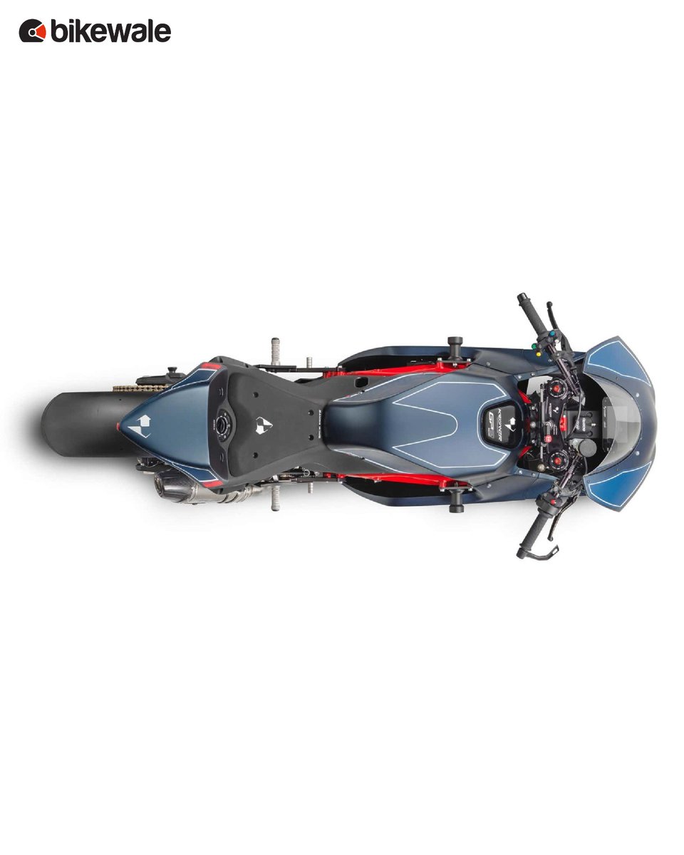 BikeWale's tweet image. This track-focussed missile weighs just 142kgs and makes 138bhp! Calculate the power-to-weight ratio and you'll be stunned! Only 125 units of these will ever be made and sold.
#Trackbike #Kramer has built this bike around the KTM-sourced 899cc parallel-twin engine.
#BWPhotos