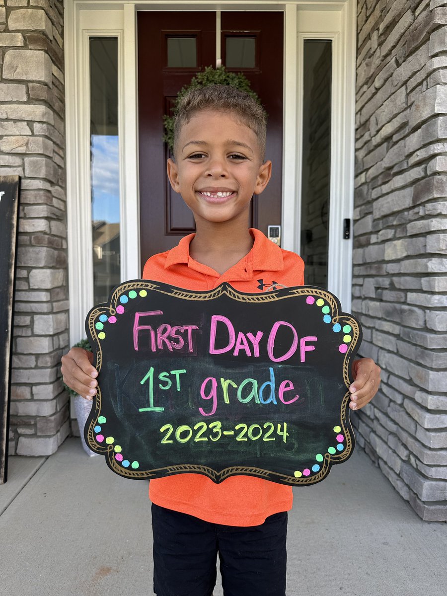 mltucker78's tweet image. And they’re off! #1stgrade @BanksRoadES #7thgrade @HerbertAkinsMS