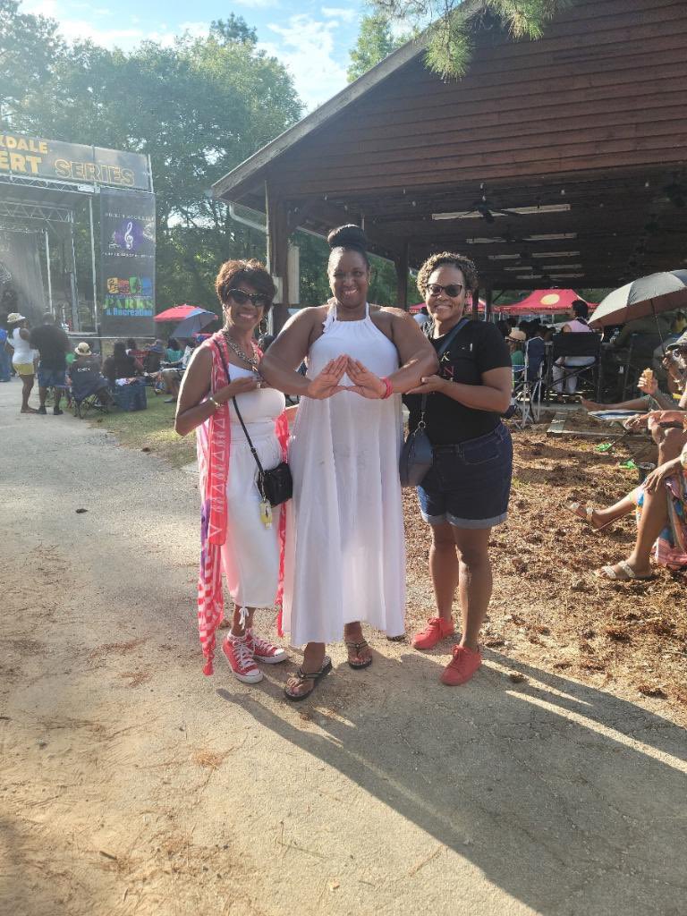 sl_washington's tweet photo. We had a time yesterday at the second summer concert series. https://t.co/fKj3oxGFJb
