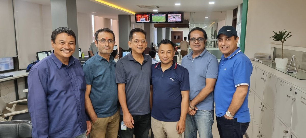 DilBhusanPathak's tweet photo. We are all the colors of life and we live together in harmony to make this world more beautiful and give happiness to everyone.  #Colorful #Newsroom @KantipurTVHD #KantipurTVHD #Media #Nepal https://t.co/hwqBzN6j2B