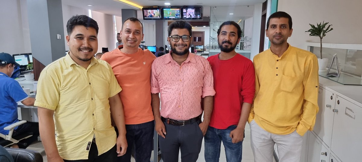 DilBhusanPathak's tweet photo. We are all the colors of life and we live together in harmony to make this world more beautiful and give happiness to everyone.  #Colorful #Newsroom @KantipurTVHD #KantipurTVHD #Media #Nepal https://t.co/hwqBzN6j2B