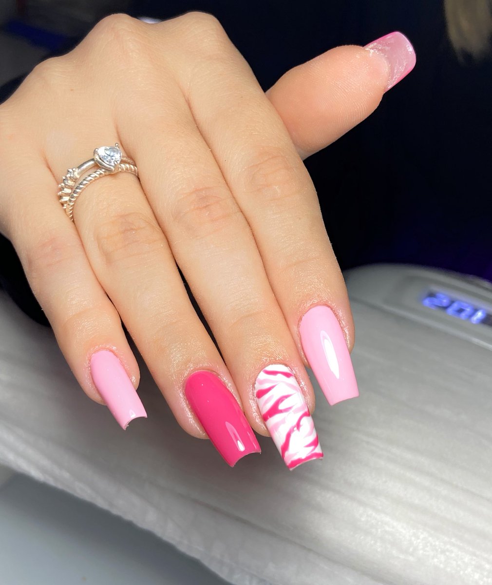 stecarvalhonail's tweet photo. barbie 👱🏼‍♀️💅💖✨ https://t.co/ocPhTG9RFU
